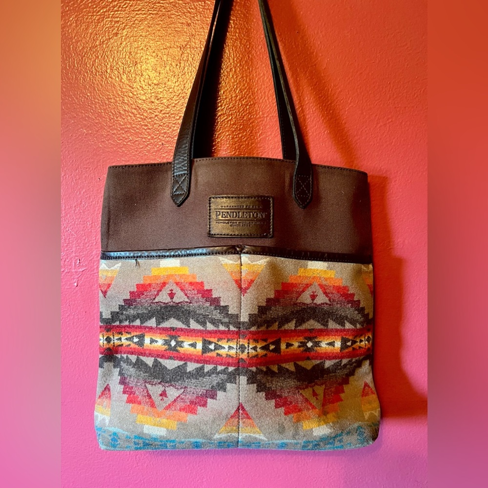 Beautiful Pendelton Sierra Inspired Tote.